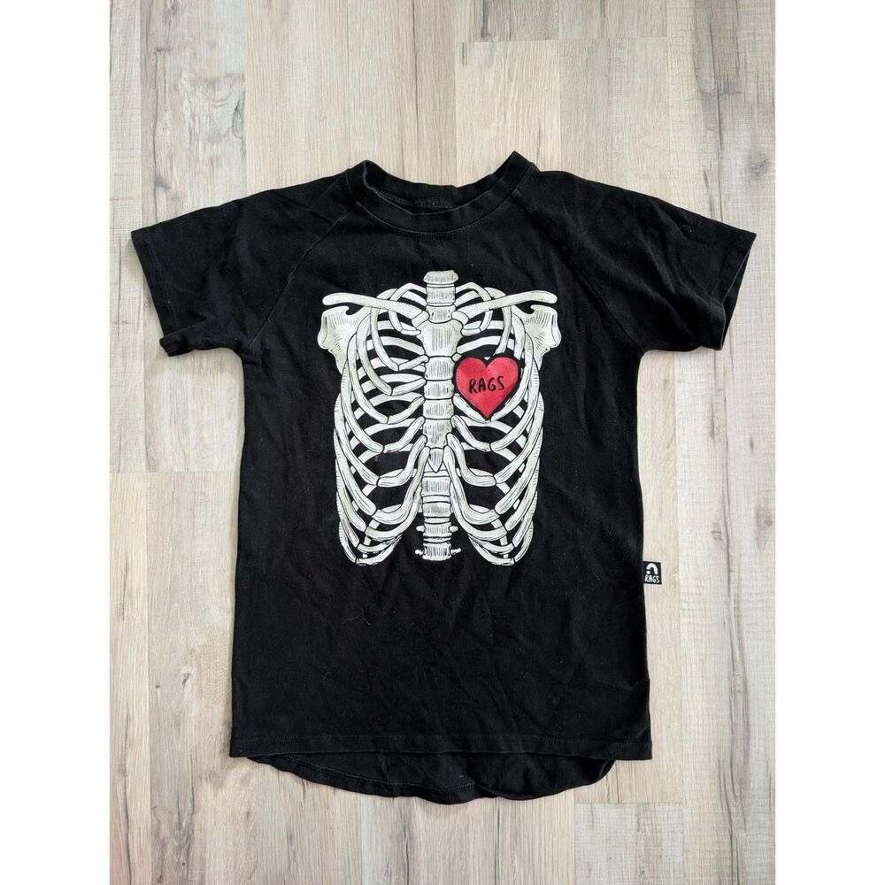 Rags to Raches Skelly Heart Tshirt Black Unisex, 9/10Y (V8)